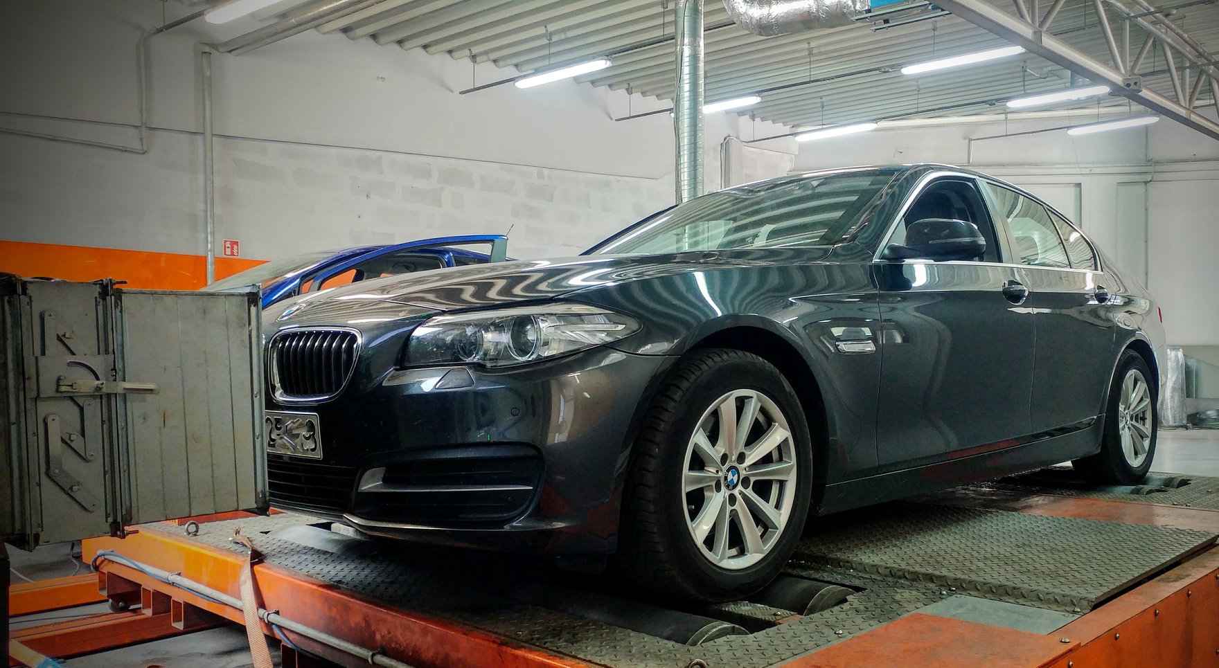 BMW 5 F10/F11 535i 306 KM 225 kW TC Performance