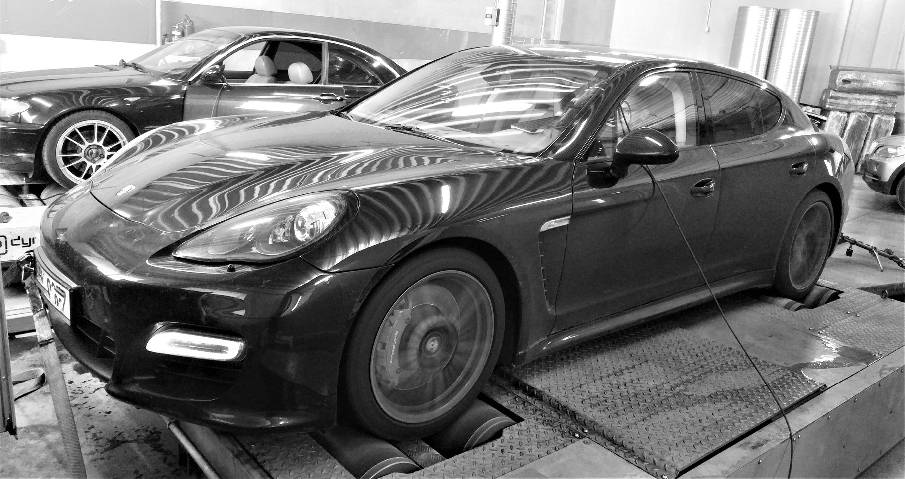 Porsche Panamera Turbo 4.8 20092011 500 KM 368 kW TC